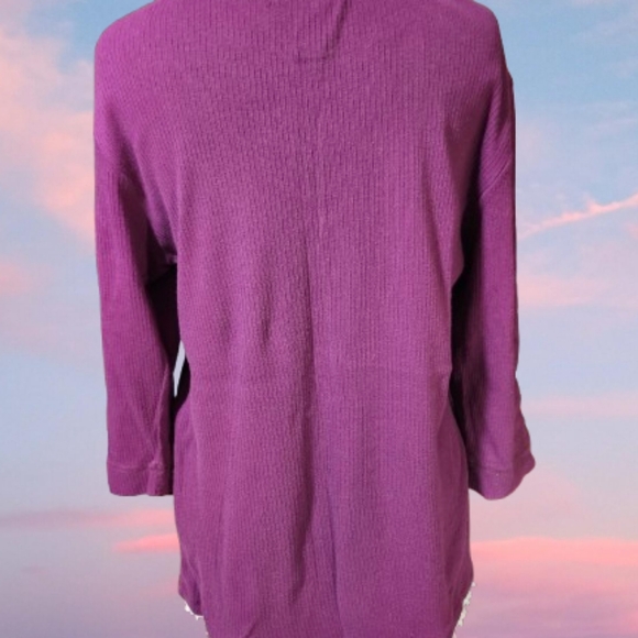 📣Bundle of 3️⃣ Rib V-nneck Tops Lace Ruffles Detail Rhinestone Buttons Size Med - Picture 4 of 6